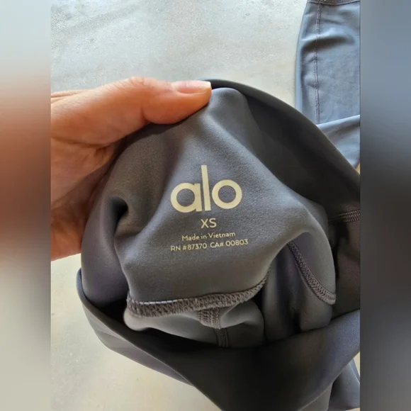 ALO Yoga Airlift High Waist Midi Leggings Silver Size XS - Picture 6 of 6